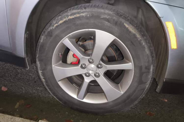 Used Subaru Outback 2013 2.5i Luxury Edition Right Front Wheel Hub