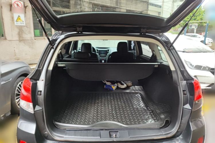 Used Subaru Outback 2013 2.5i Sport Edition Trunk