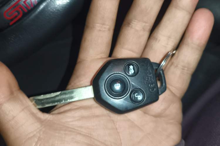 Used Subaru Outback 2013 2.5i Luxury Edition Vehicle Key