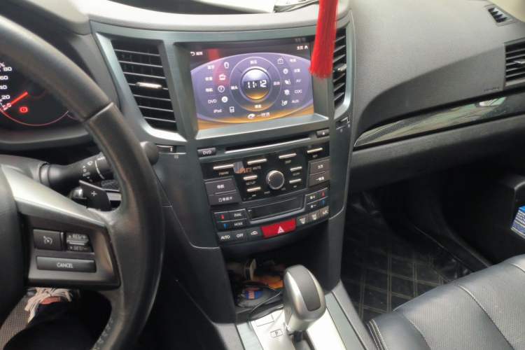 Used Subaru Outback 2013 2.5i Sport Edition Audio And AC Panel