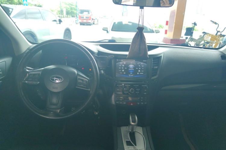 Used Subaru Outback 2013 2.5i Sport Edition Center Console