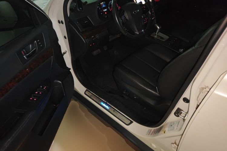 Used Subaru Outback 2013 2.5i Luxury Navigation Edition Driver Seat