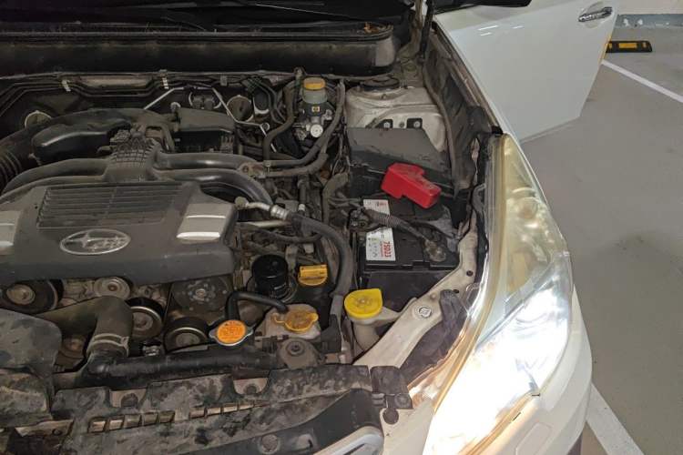 Used Subaru Outback 2013 2.5i Luxury Navigation Edition Engine Bay Left