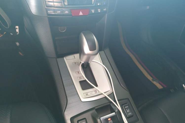 Used Subaru Outback 2013 2.5i Sport Edition Gear Lever