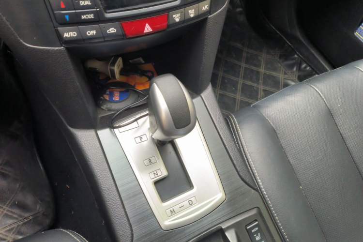 Used Subaru Outback 2013 2.5i Sport Edition Gear Lever