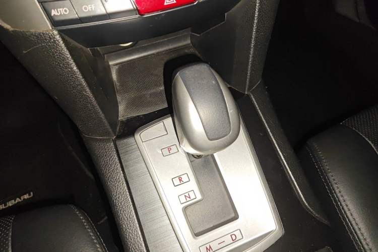 Used Subaru Outback 2013 2.5i Luxury Navigation Edition Gear Lever
