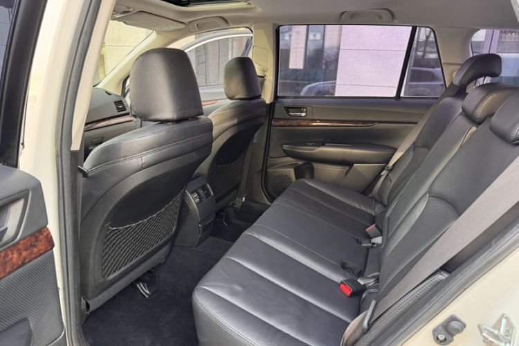 Used Subaru Outback 2013 2.5i Luxury Edition Interior 7