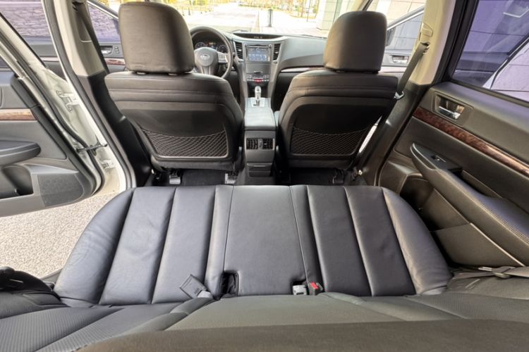Used Subaru Outback 2013 2.5i Luxury Edition Interior 9