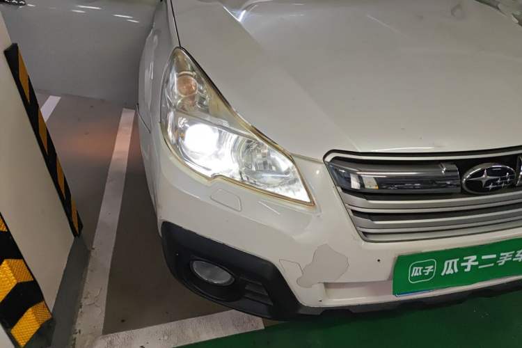 Used Subaru Outback 2013 2.5i Luxury Navigation Edition Right Front Headlight