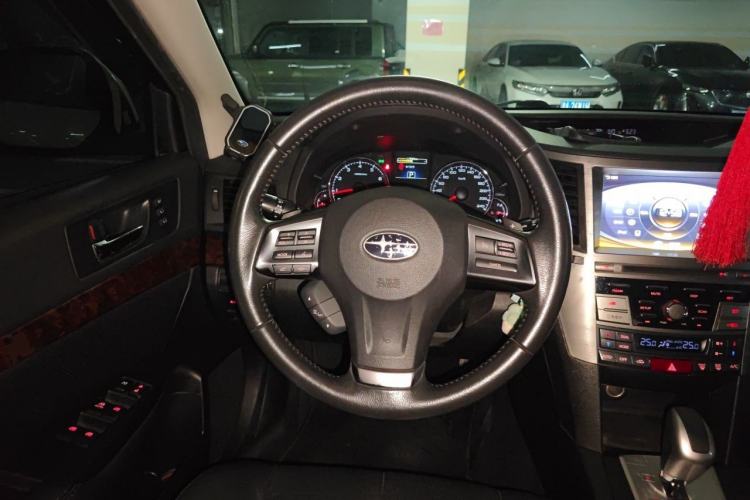 Used Subaru Outback 2013 2.5i Luxury Navigation Edition Steering Wheel