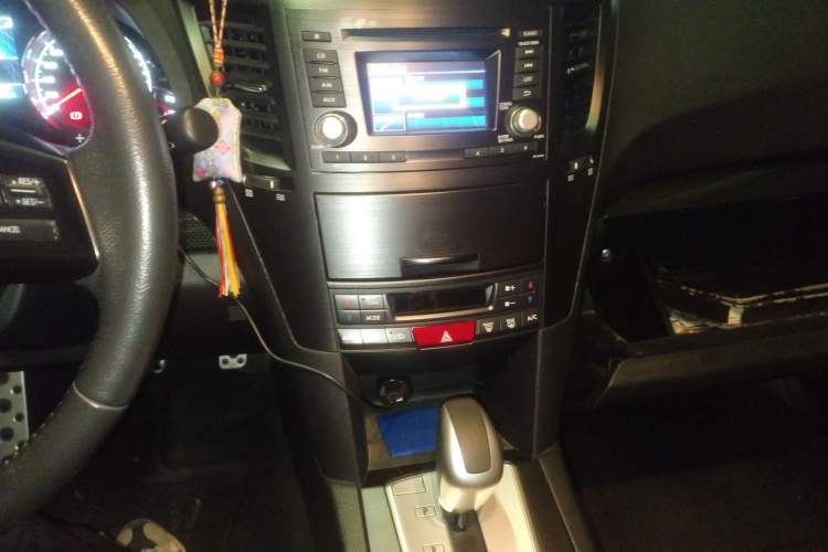 Used Subaru Outback 2013 2.5i Sport Edition Audio And AC Panel