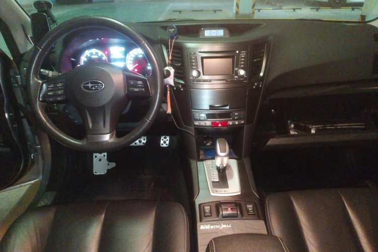 Used Subaru Outback 2013 2.5i Sport Edition Center Console