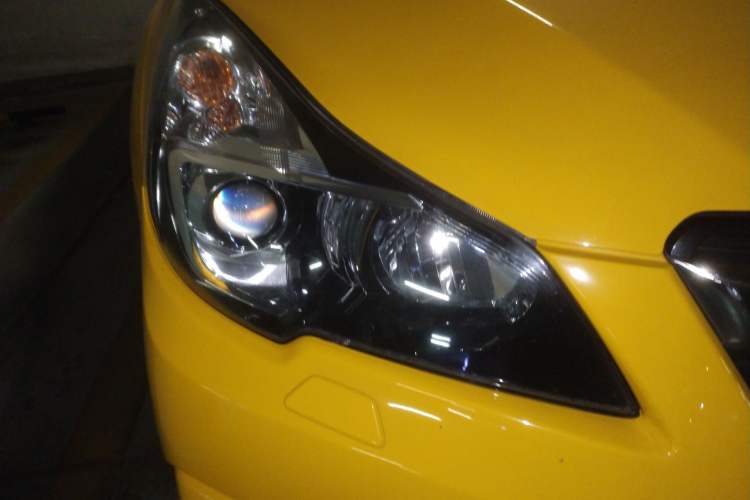 Used Subaru Outback 2013 2.5i Sport Edition Right Front Headlight