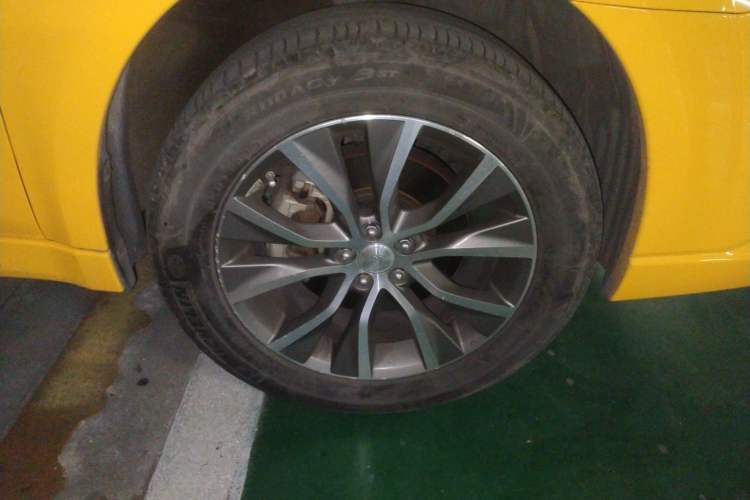 Used Subaru Outback 2013 2.5i Sport Edition Right Front Wheel Hub