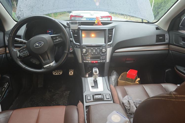 Used Subaru Outback 2014 2.5i Yashang Smart Edition Center Console