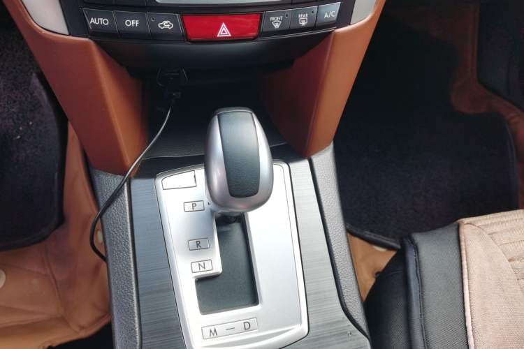 Used Subaru Outback 2014 2.5i Yashang Smart Edition Gear Lever