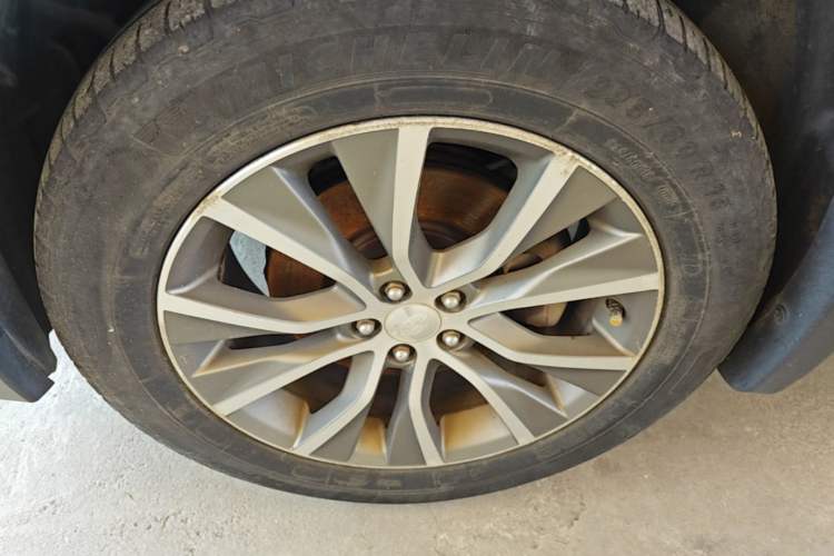 Used Subaru Outback 2014 2.5i Yashang Sport Edition Left Front Wheel Hub