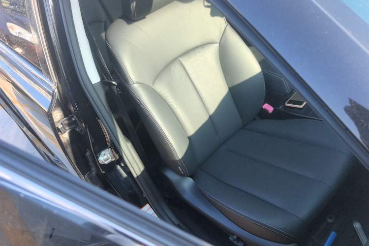 Used Subaru Outback 2014 2.5i Yashang Sport Edition Right Front Seat