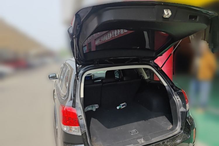 Used Subaru Outback 2014 2.5i Yashang Sport Edition Trunk