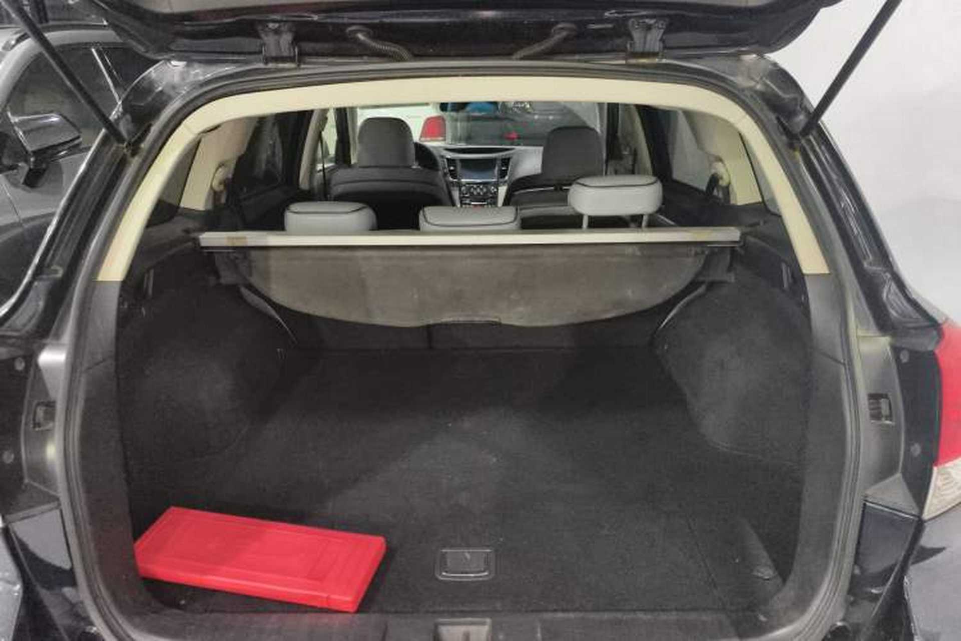 Used Subaru Outback 2014 2.5i Yashang Deluxe Edition Trunk