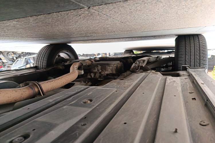 Used Subaru Outback 2014 2.5i Yashang Deluxe Edition Chassis Front Left