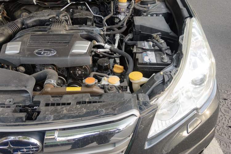 Used Subaru Outback 2014 2.5i Yashang Elite Edition Engine Bay Left