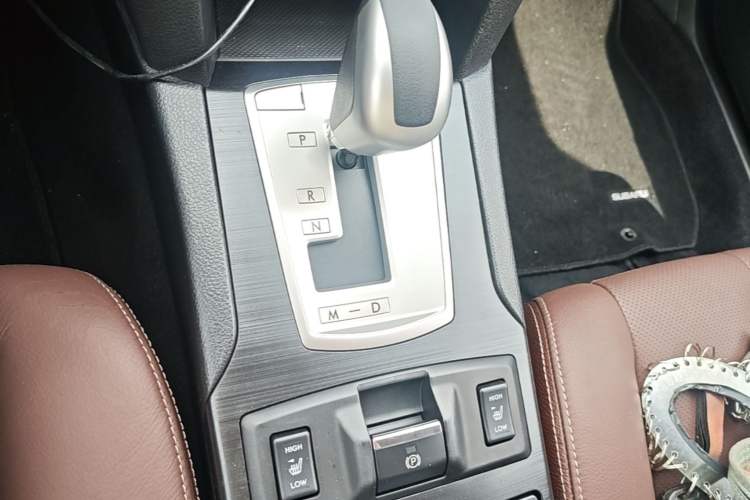 Used Subaru Outback 2014 2.5i Yashang Smart Edition Gear Lever