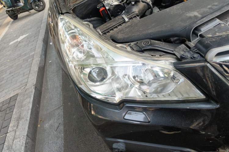 Used Subaru Outback 2014 2.5i Yashang Elite Edition Right Front Headlight