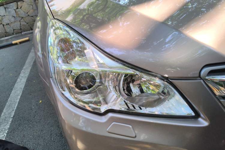 Used Subaru Outback 2014 2.5i Yashang Elite Edition Right Front Headlight