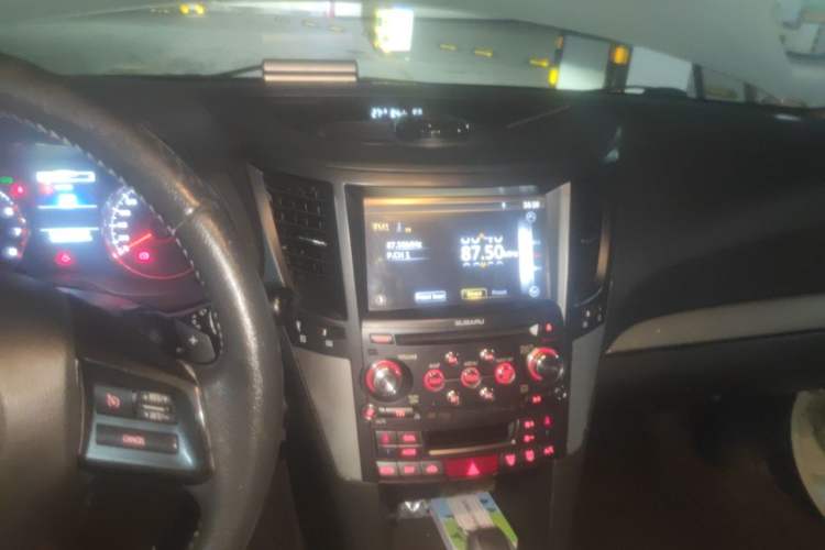 Used Subaru Outback 2014 2.5i Yashang Sport Edition Audio And AC Panel
