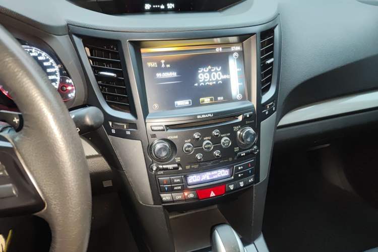 Used Subaru Outback 2014 2.5i Yashang Sport Edition Audio And AC Panel