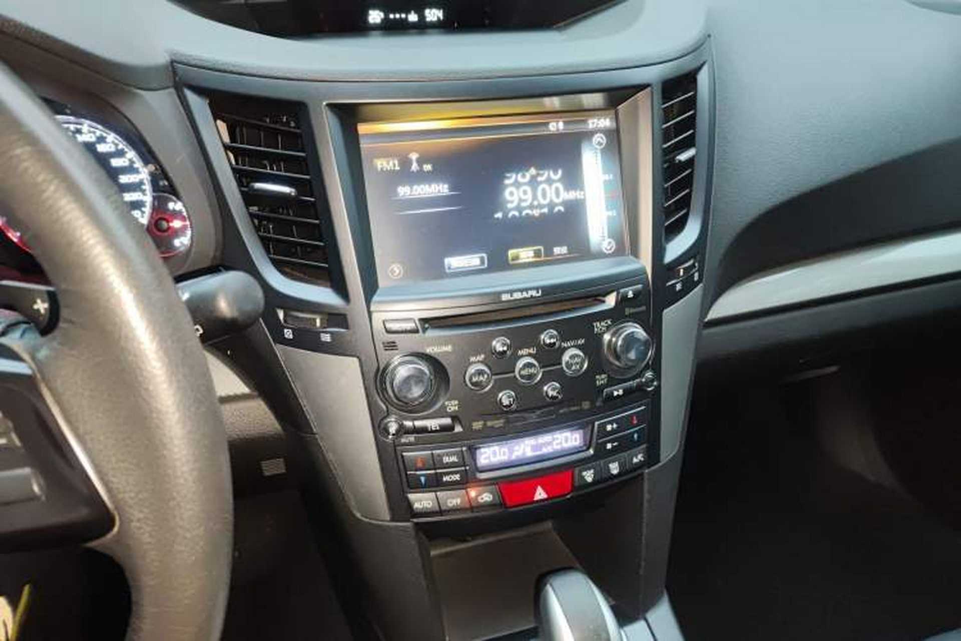 Used Subaru Outback 2014 2.5i Yashang Sport Edition Audio And AC Panel