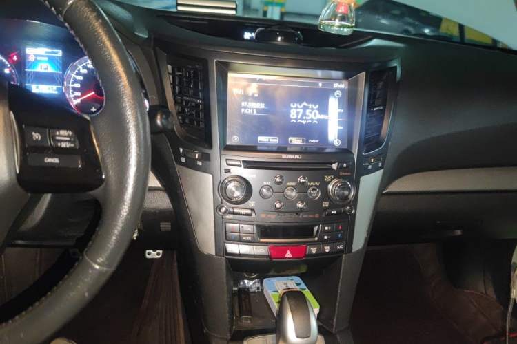Used Subaru Outback 2014 2.5i Yashang Sport Edition Audio And AC Panel