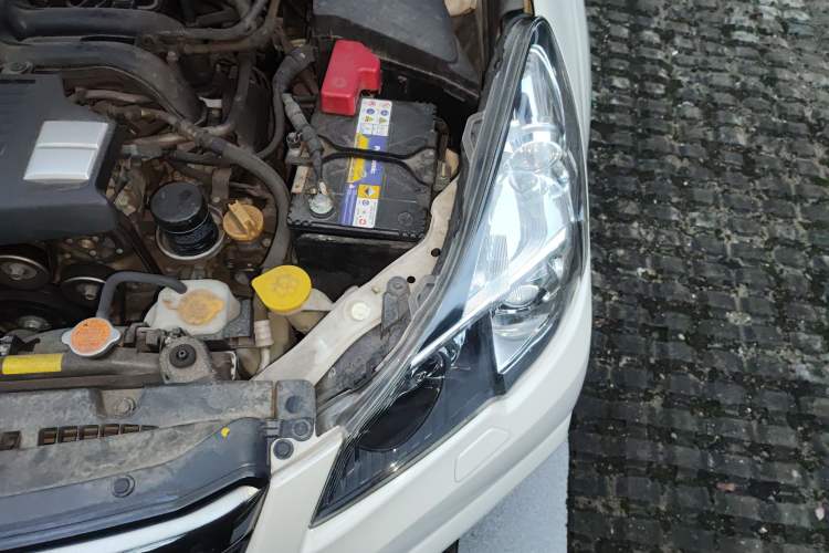 Used Subaru Outback 2014 2.5i Yashang Sport Edition Engine Bay Left
