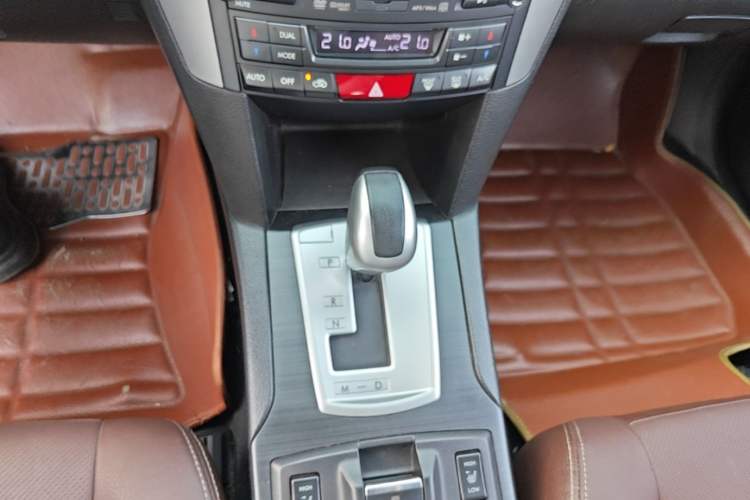 Used Subaru Outback 2014 2.5i Yashang Smart Edition Gear Lever