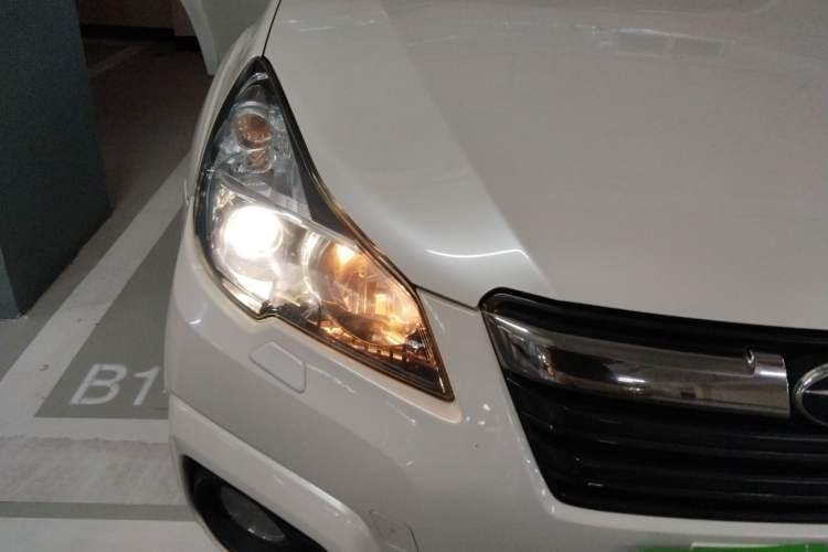 Used Subaru Outback 2014 2.5i Yashang Sport Edition Right Front Headlight