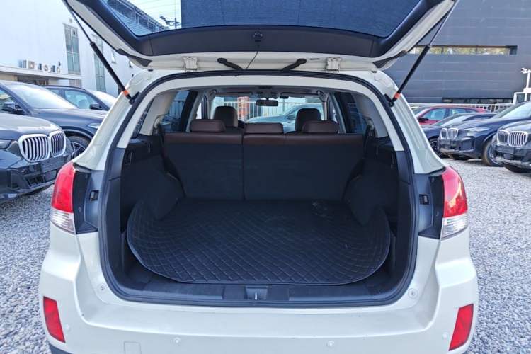 Used Subaru Outback 2014 2.5i Yashang Smart Edition Trunk
