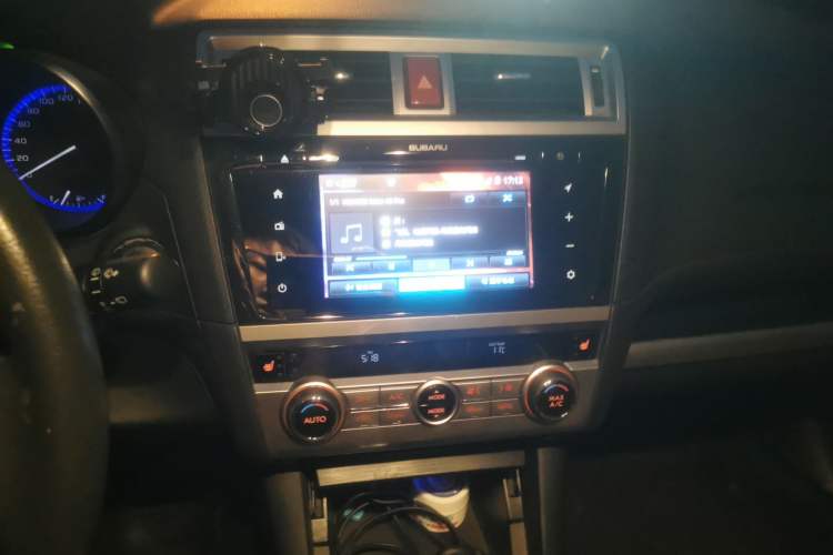 Used Subaru Outback 2015 2.5i Sport Navigation Edition Audio And AC Panel