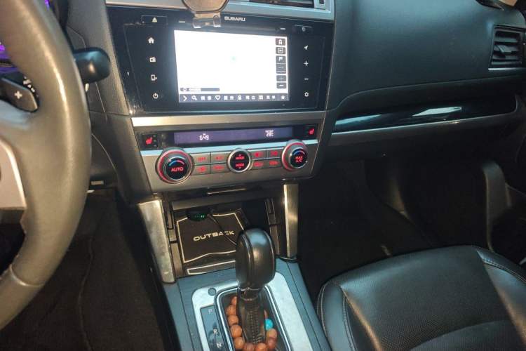Used Subaru Outback 2015 2.0DIT Prestige Edition Audio And AC Panel