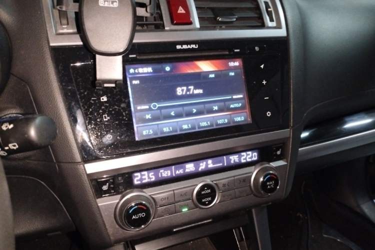 Used Subaru Outback 2015 2.5i Sport Navigation Edition Audio And AC Panel