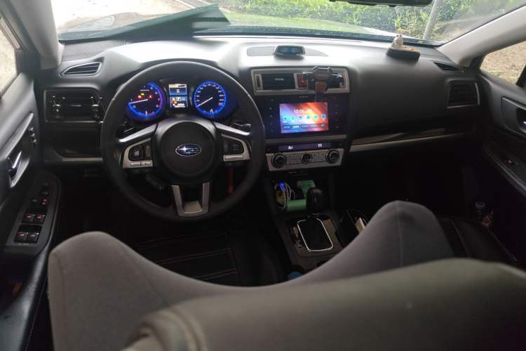 Used Subaru Outback 2015 2.5i Luxury Navigation Edition Center Console
