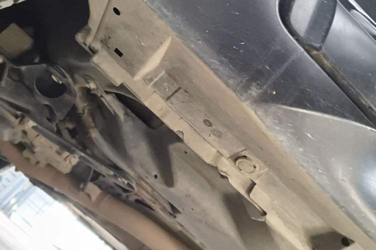 Used Subaru Outback 2015 2.5i Classic Edition Chassis Front Left