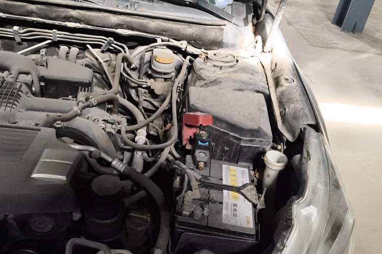Used Subaru Outback 2015 2.5i Classic Edition Engine Bay Left