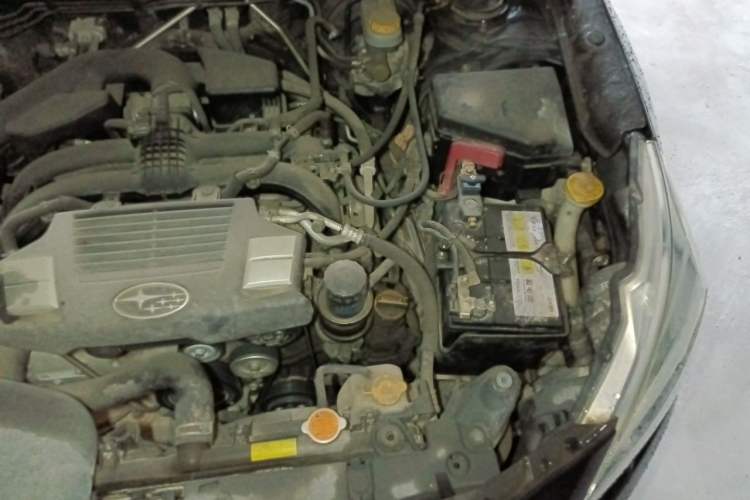 Used Subaru Outback 2015 2.5i Classic Edition Engine Bay Left