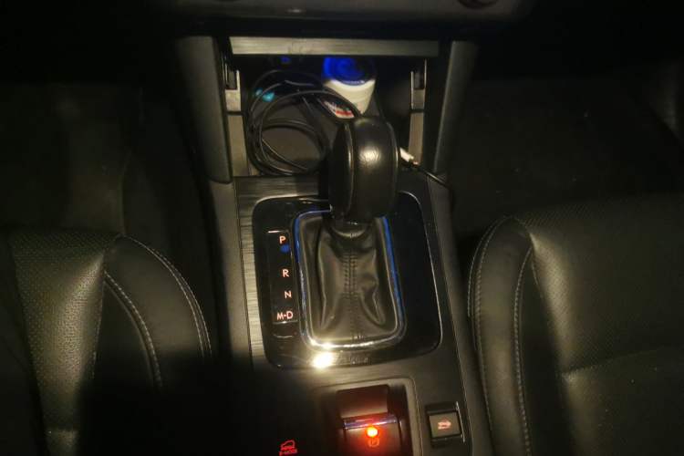 Used Subaru Outback 2015 2.5i Sport Navigation Edition Gear Lever
