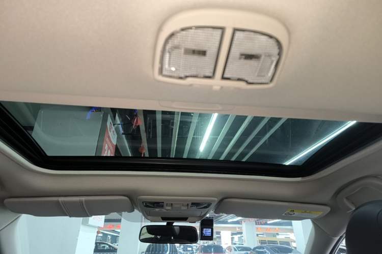 Used Subaru Outback 2015 2.5i Sport Navigation Edition Headliner