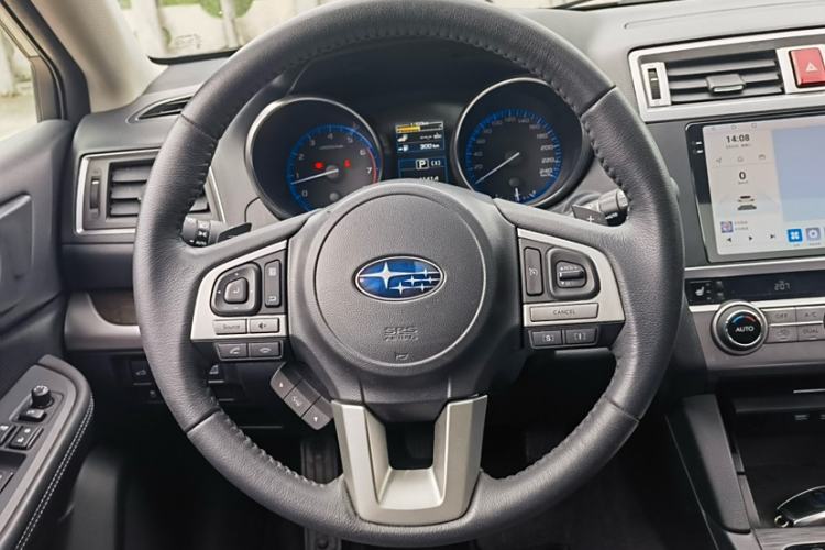 Used Subaru Outback 2015 2.5i Luxury Navigation Edition Interior 2