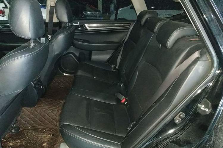 Used Subaru Outback 2015 2.5i Luxury Navigation Edition Interior 3