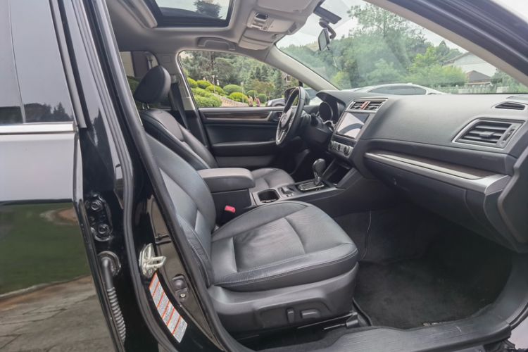 Used Subaru Outback 2015 2.5i Luxury Navigation Edition Interior 7