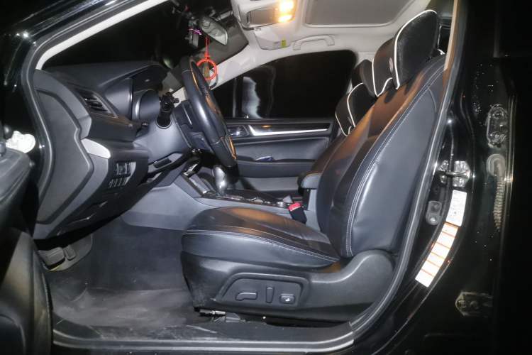 Used Subaru Outback 2015 2.5i Sport Navigation Edition Left Front Seat